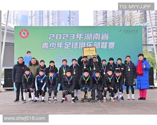 足球明星在青少年体育发展中的引领作用与社会责任探讨 足球明星在青少年体育发展中的引领作用与社会责任探讨